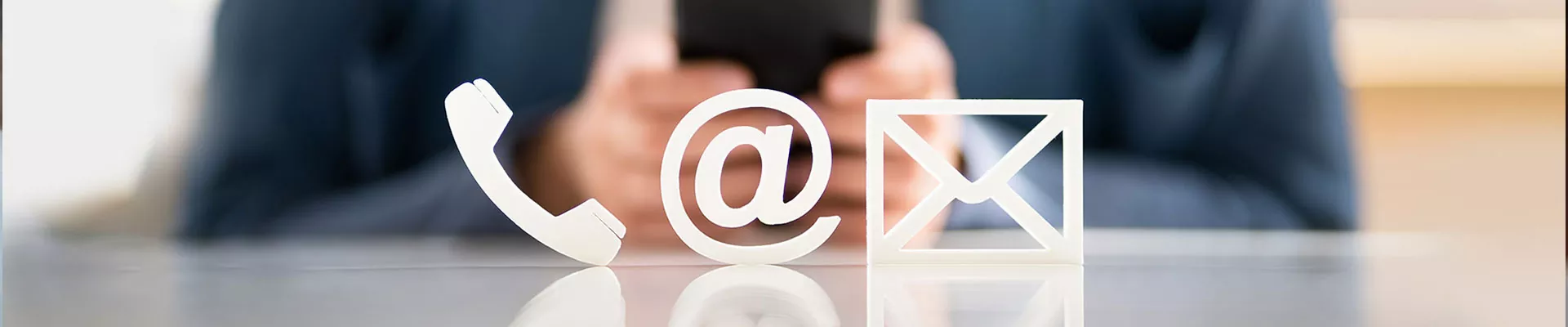 با ما تماس بگیرید